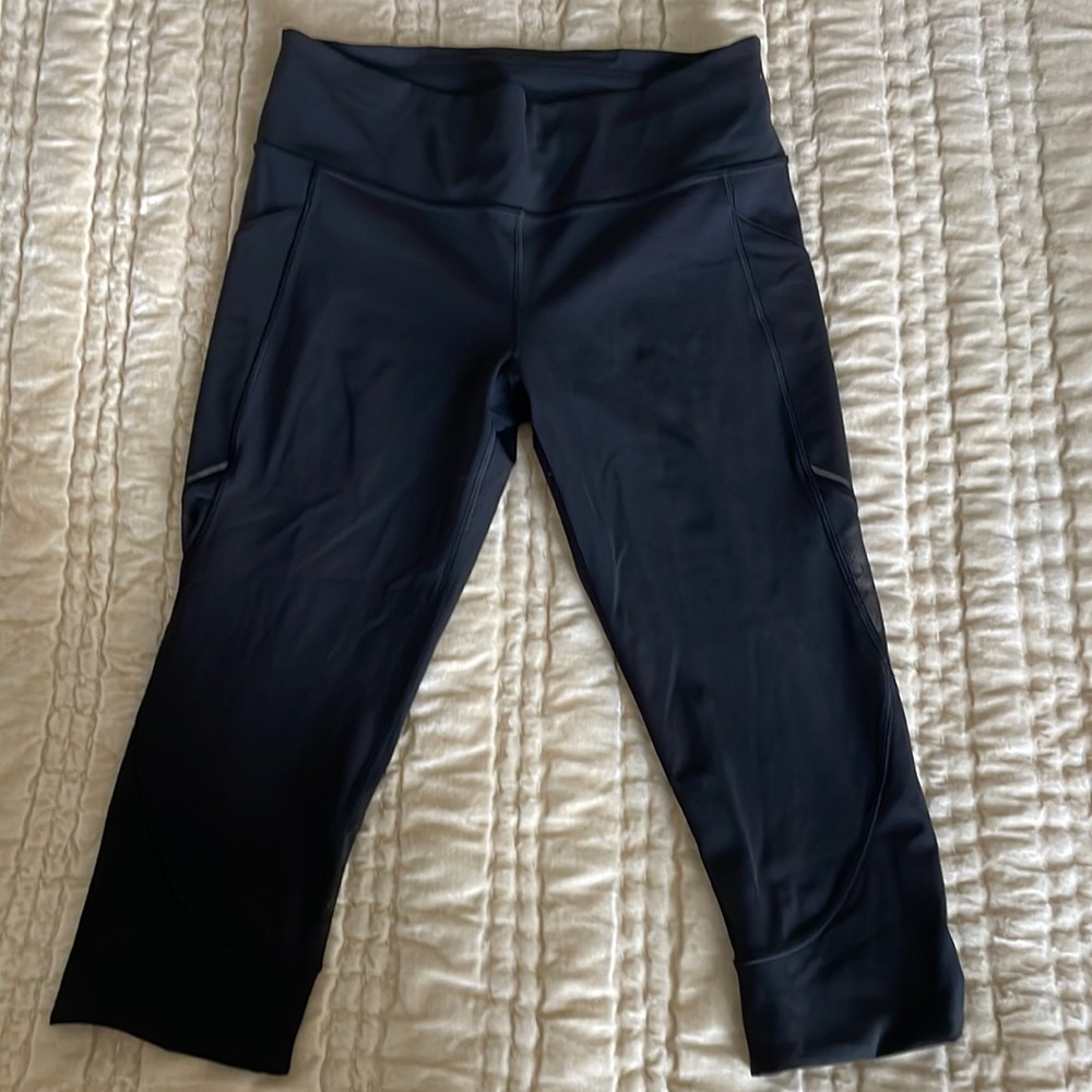 BLACK LULULEMON LEGGINGS SIZE 10